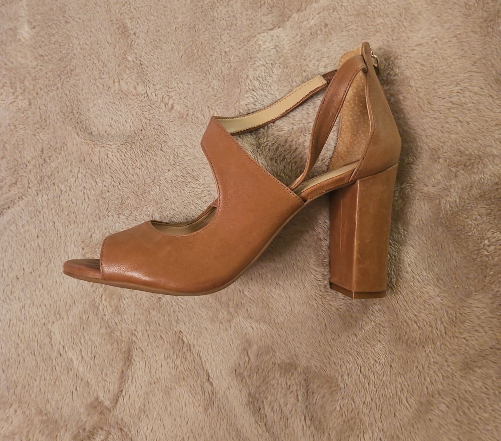 ANTONIO MELANI Brown Block Heel Peep-Toe Shoes